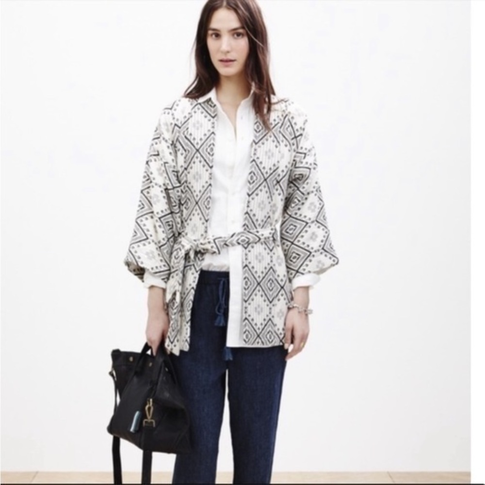 Women's Ivory & Black Patterned Tie-Waist Sweater Jacket